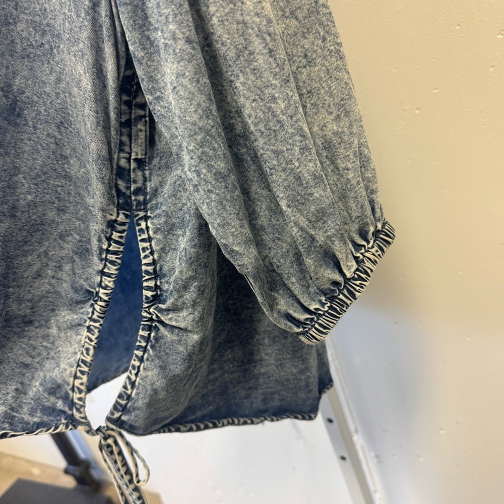 🍁Marc New York Acid Wash Tencel Oversized Cutouts Denim Button Down Shirt Medium - Picture 6 of 13